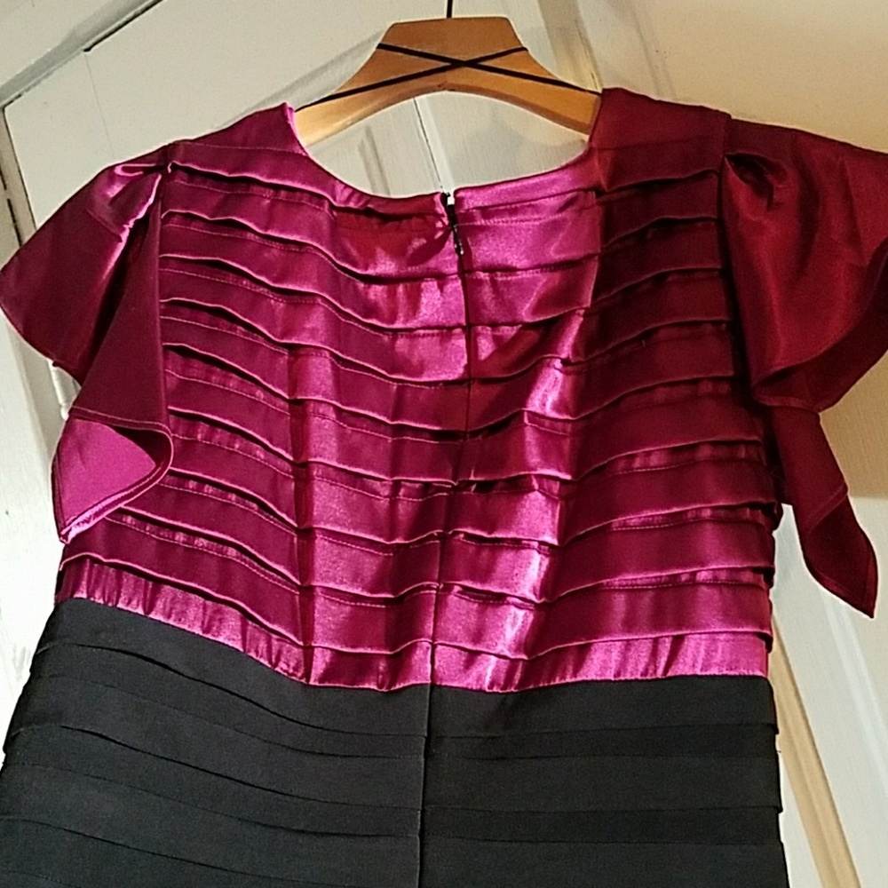 Dress - Picture 4 of 4
